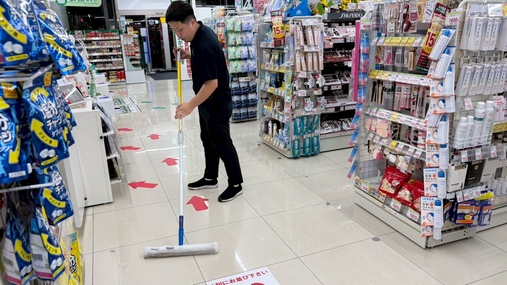 ドラッグストア店内の施工事例