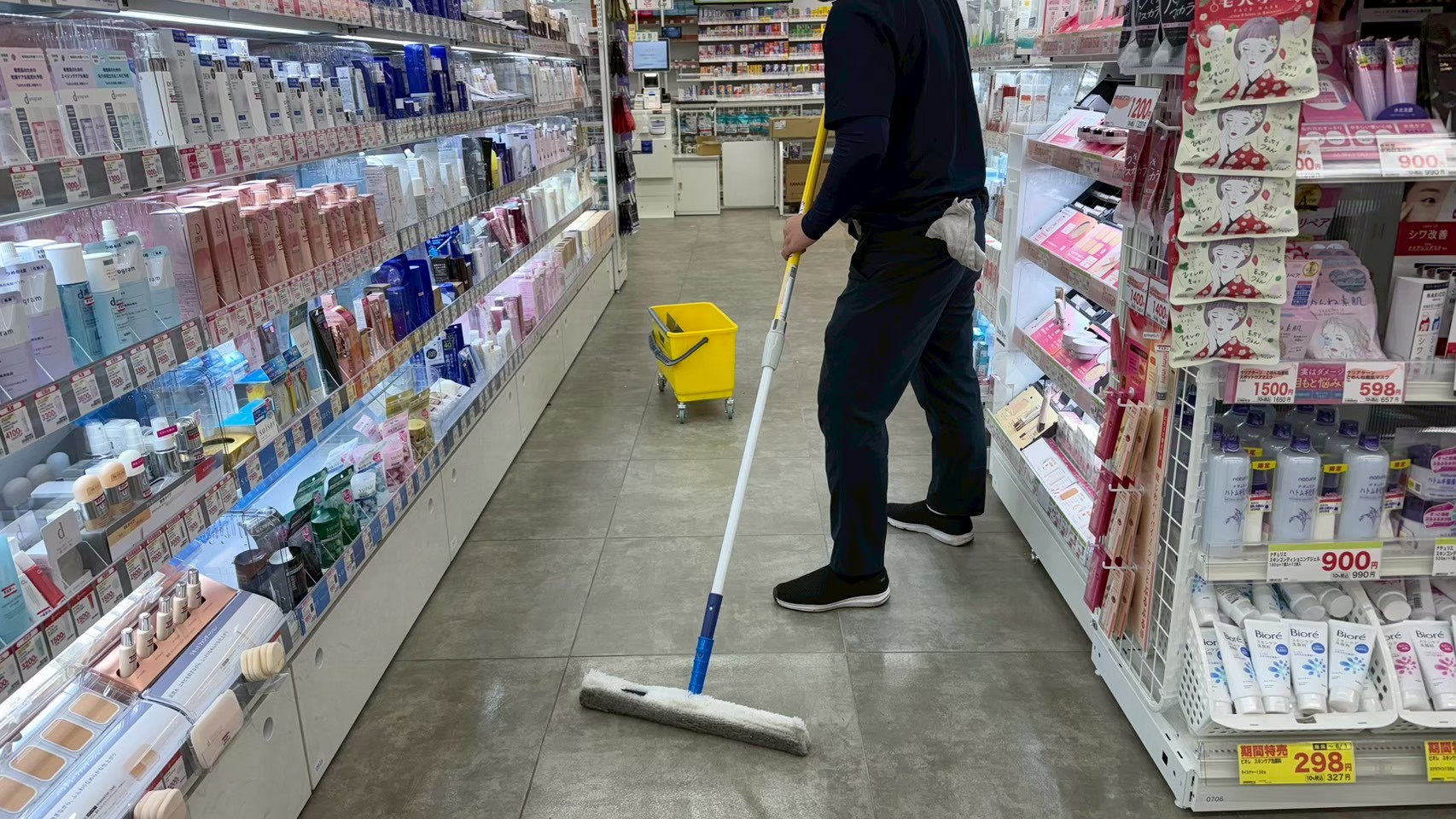 マット調セラミックタイルの防滑施工