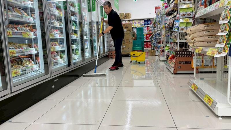 鏡面セラミックタイルの滑り止め施工とは？工法の選び方・施工の流れ・費用相場を解説